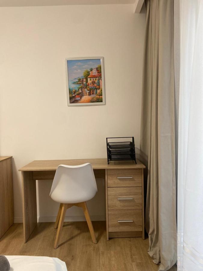 Central Welcoming Apartment In ティラナ エクステリア 写真
