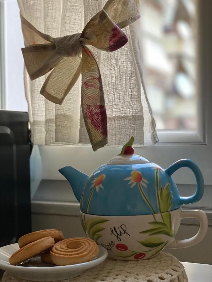Central Welcoming Apartment In ティラナ エクステリア 写真